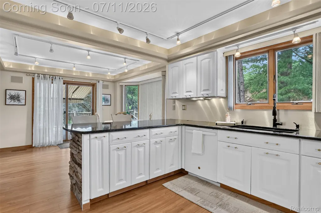 7772 Athlone Drive Hamburg Township MI 48116