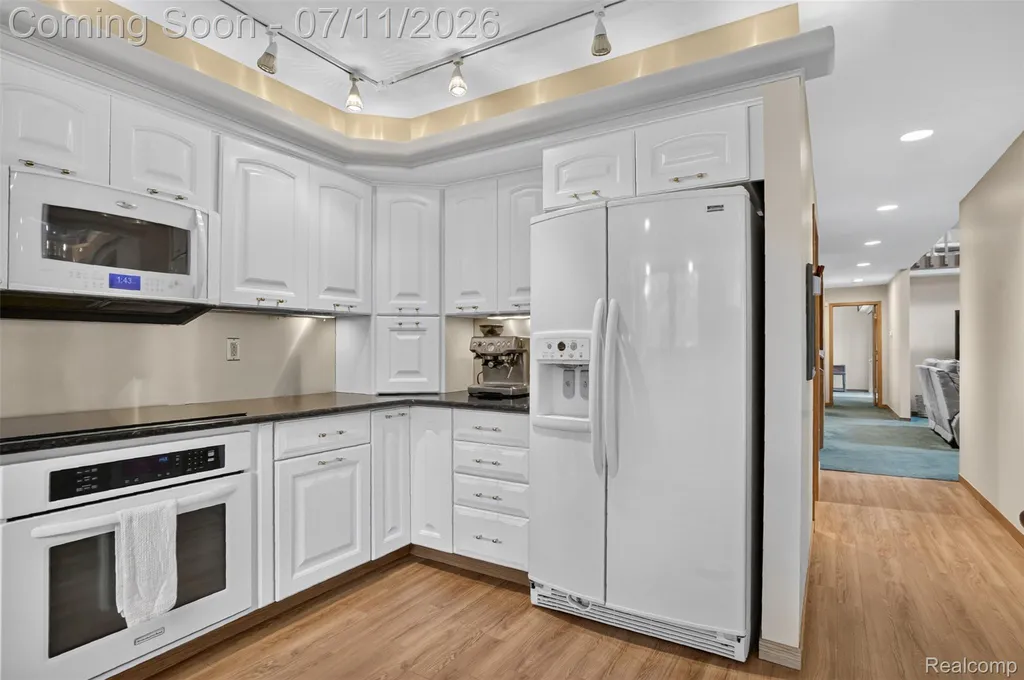 7772 Athlone Drive Hamburg Township MI 48116