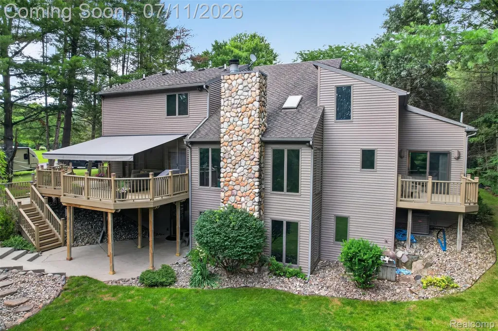 7772 Athlone Drive Hamburg Township MI 48116