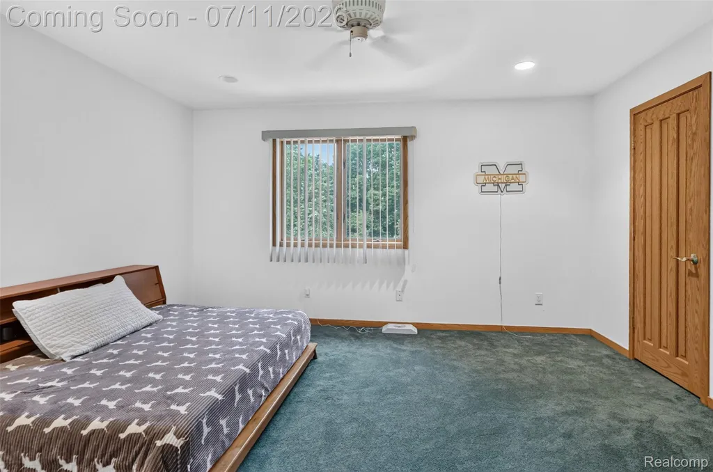 7772 Athlone Drive Hamburg Township MI 48116