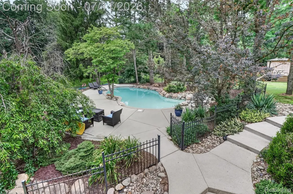 7772 Athlone Drive Hamburg Township MI 48116