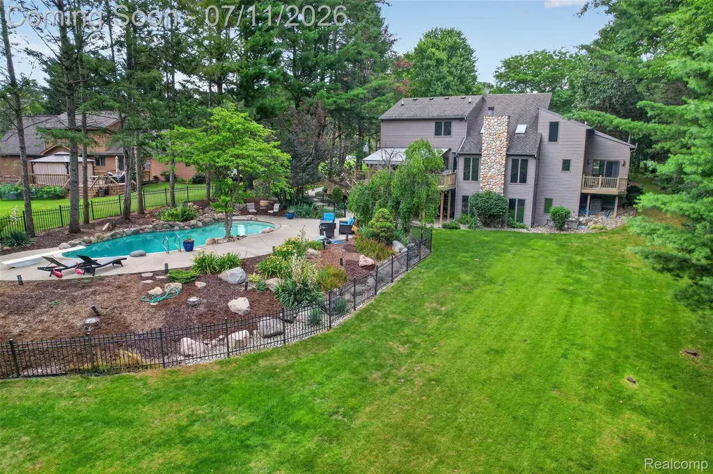 7772 Athlone Drive Hamburg Township MI 48116