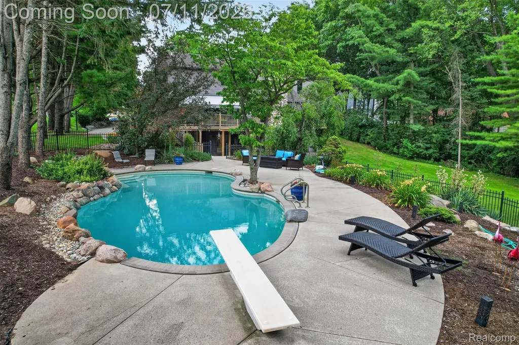 7772 Athlone Drive Hamburg Township MI 48116