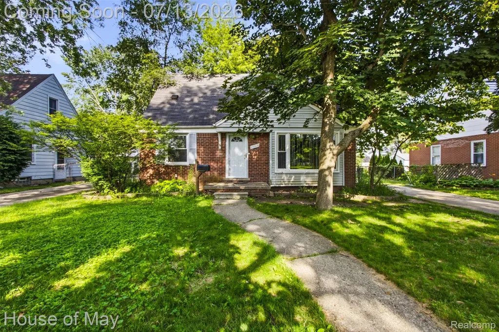 17318 Centralia Redford Charter Township MI 48240