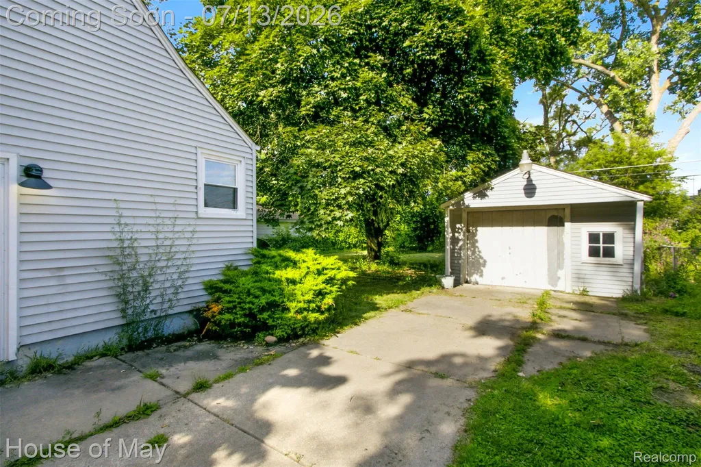 17318 Centralia Redford Charter Township MI 48240