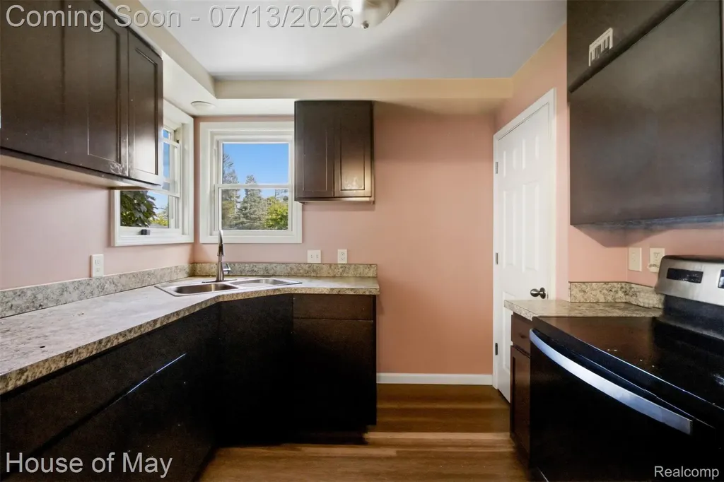 17318 Centralia Redford Charter Township MI 48240