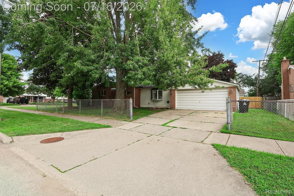 31141 Gladys Avenue Westland City MI 48185