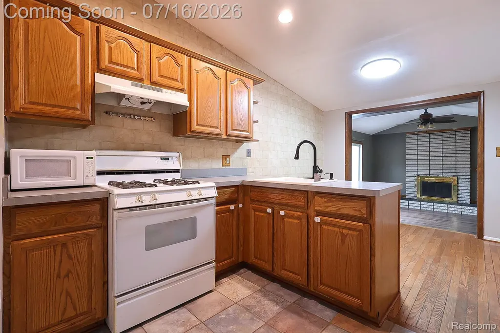 31141 Gladys Avenue Westland City MI 48185