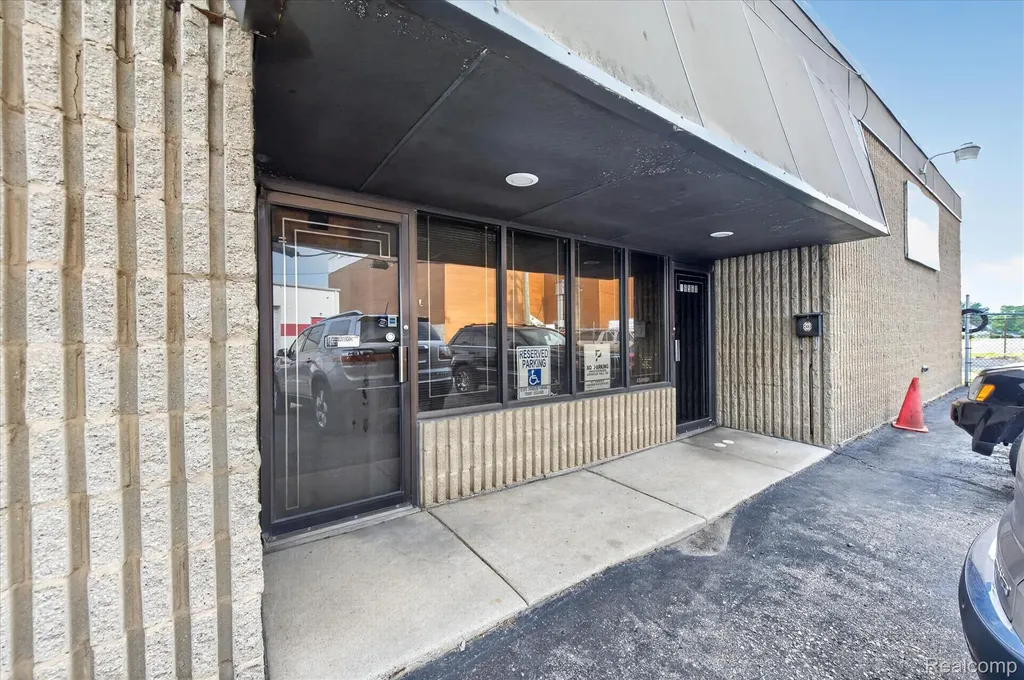 16550 Wilson Avenue Eastpointe City MI 48021