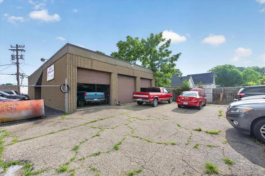 16550 Wilson Avenue Eastpointe City MI 48021