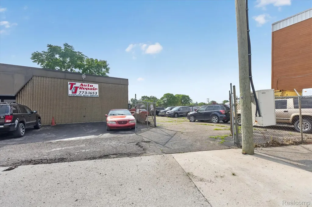 16550 Wilson Avenue Eastpointe City MI 48021