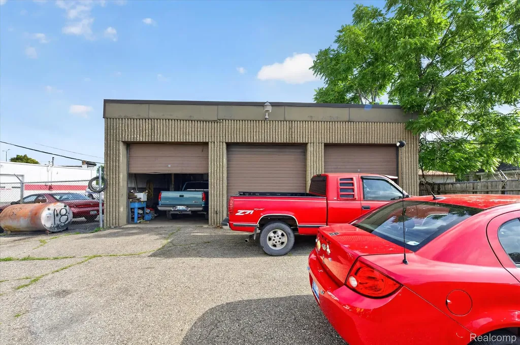 16550 Wilson Avenue Eastpointe City MI 48021