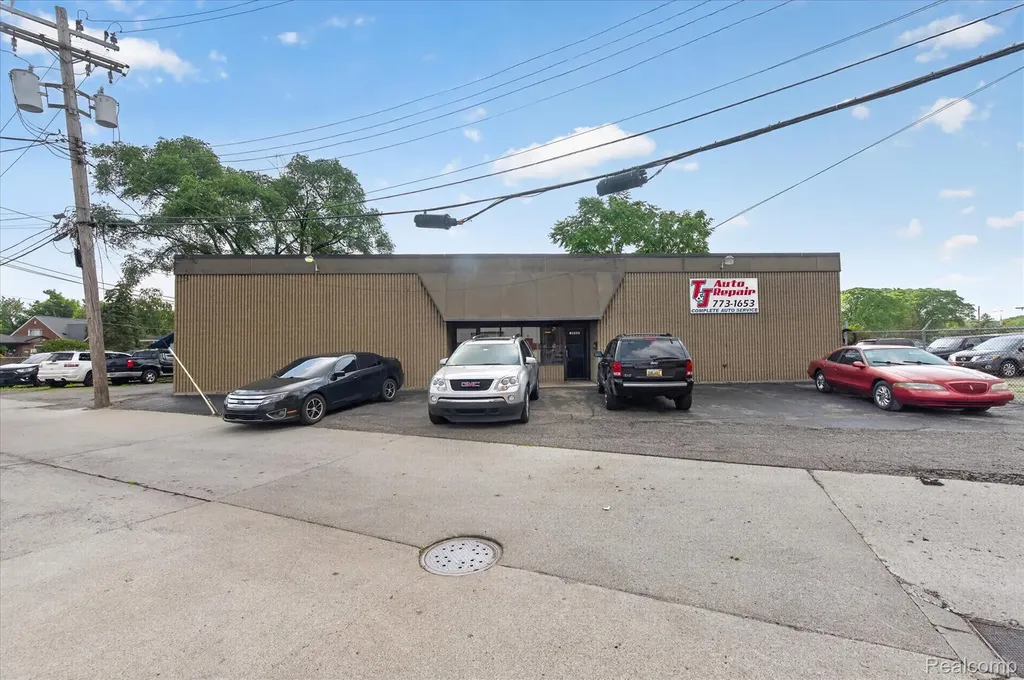 16550 Wilson Avenue Eastpointe City MI 48021