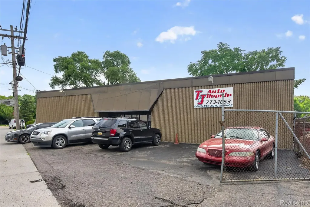 16550 Wilson Avenue Eastpointe City MI 48021