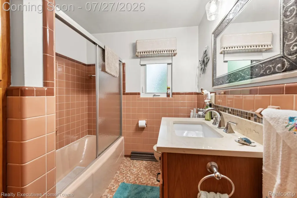 3425 Lomar Drive Fort Gratiot Charter Township MI 48059