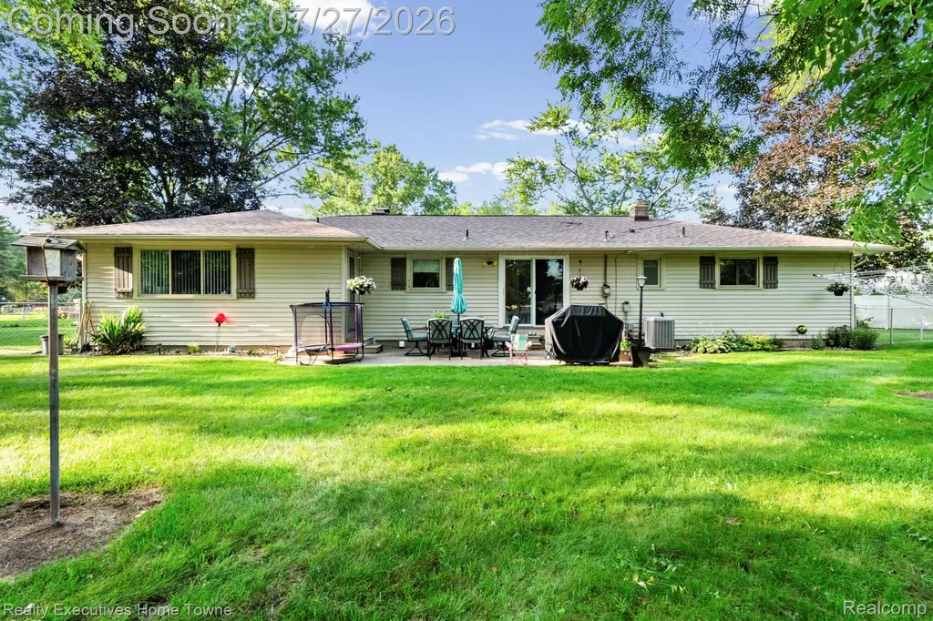 3425 Lomar Drive Fort Gratiot Charter Township MI 48059