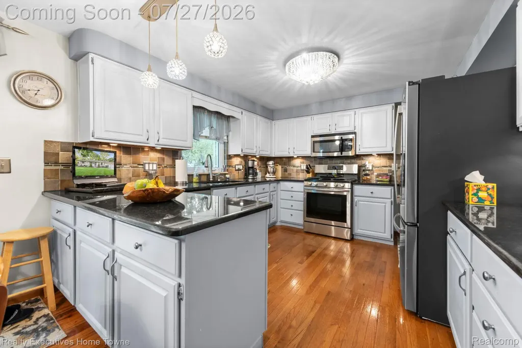 3425 Lomar Drive Fort Gratiot Charter Township MI 48059