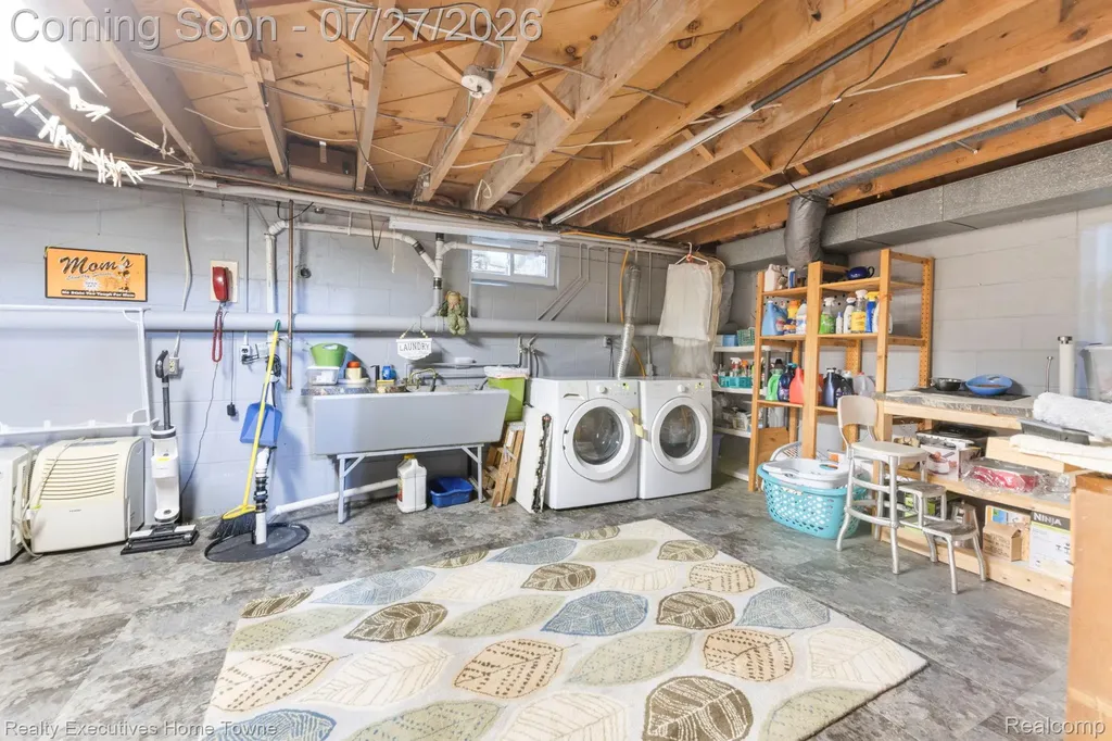 3425 Lomar Drive Fort Gratiot Charter Township MI 48059