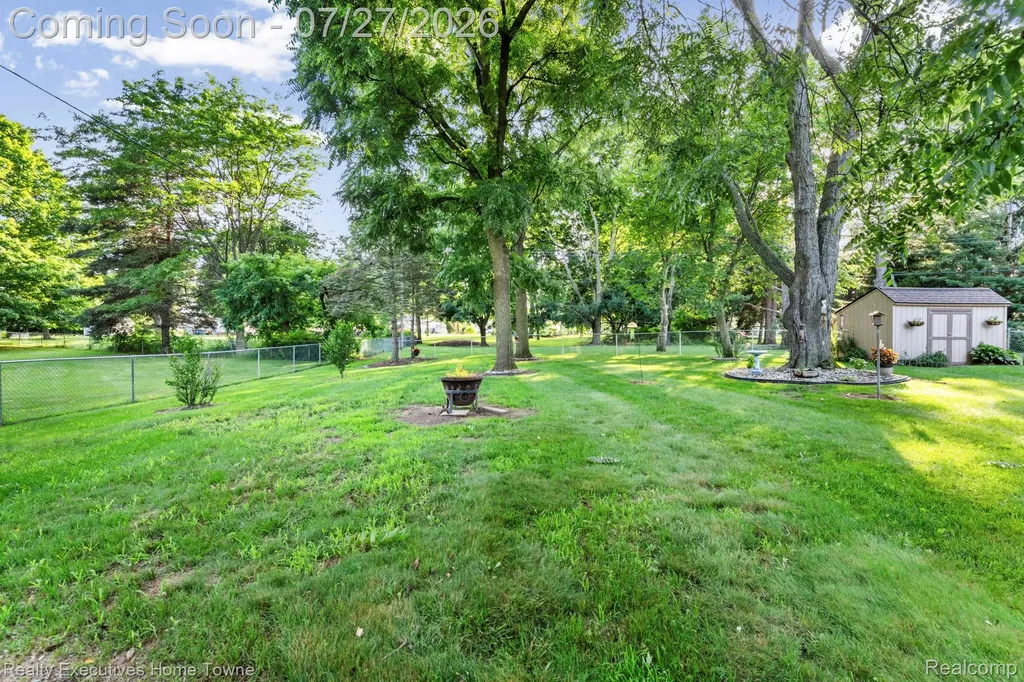 3425 Lomar Drive Fort Gratiot Charter Township MI 48059