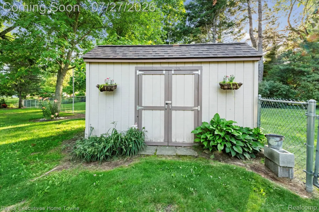 3425 Lomar Drive Fort Gratiot Charter Township MI 48059