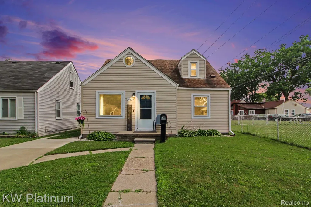 29123 Powers Street Westland City MI 48186