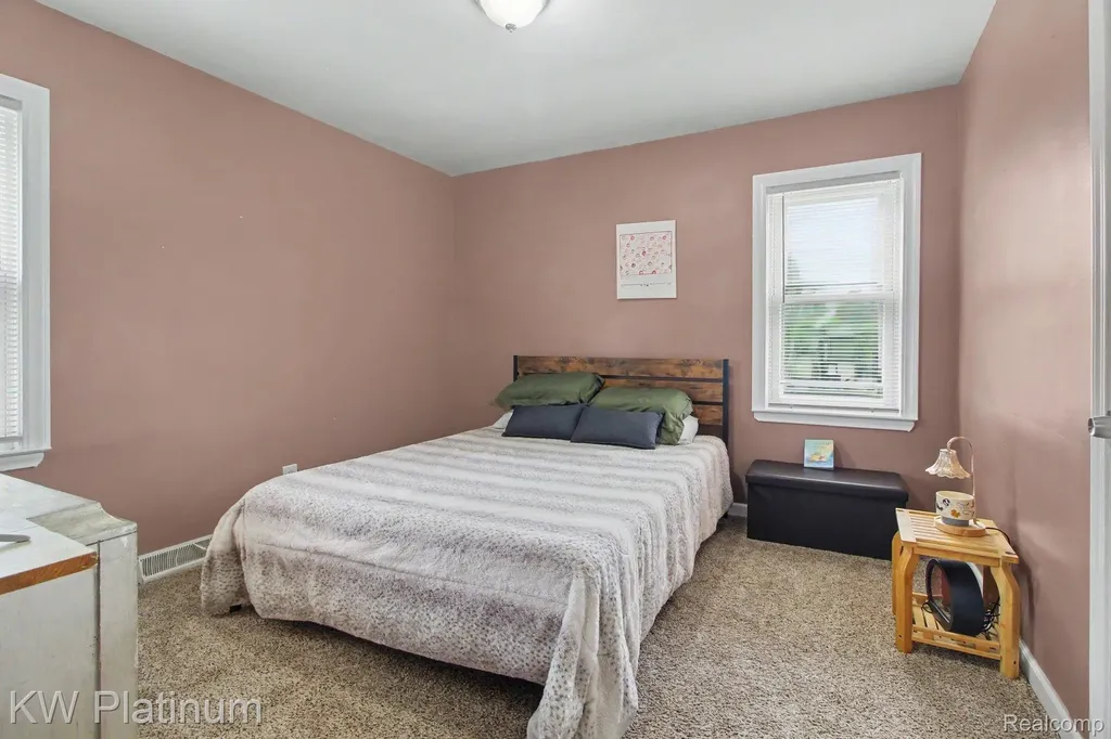 29123 Powers Street Westland City MI 48186