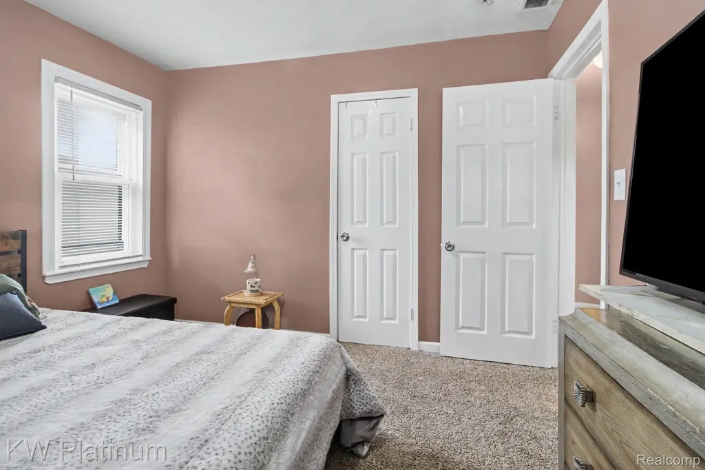 29123 Powers Street Westland City MI 48186
