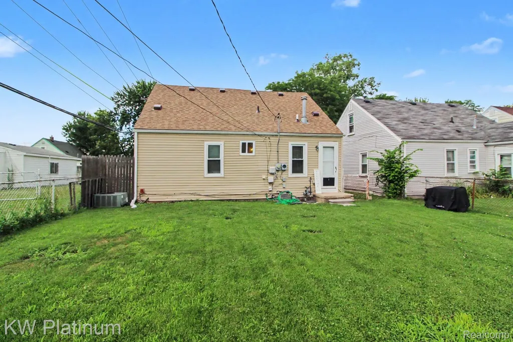 29123 Powers Street Westland City MI 48186