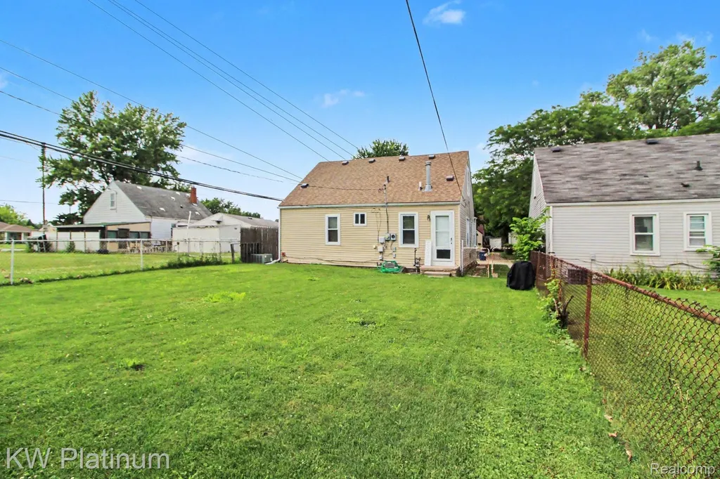 29123 Powers Street Westland City MI 48186
