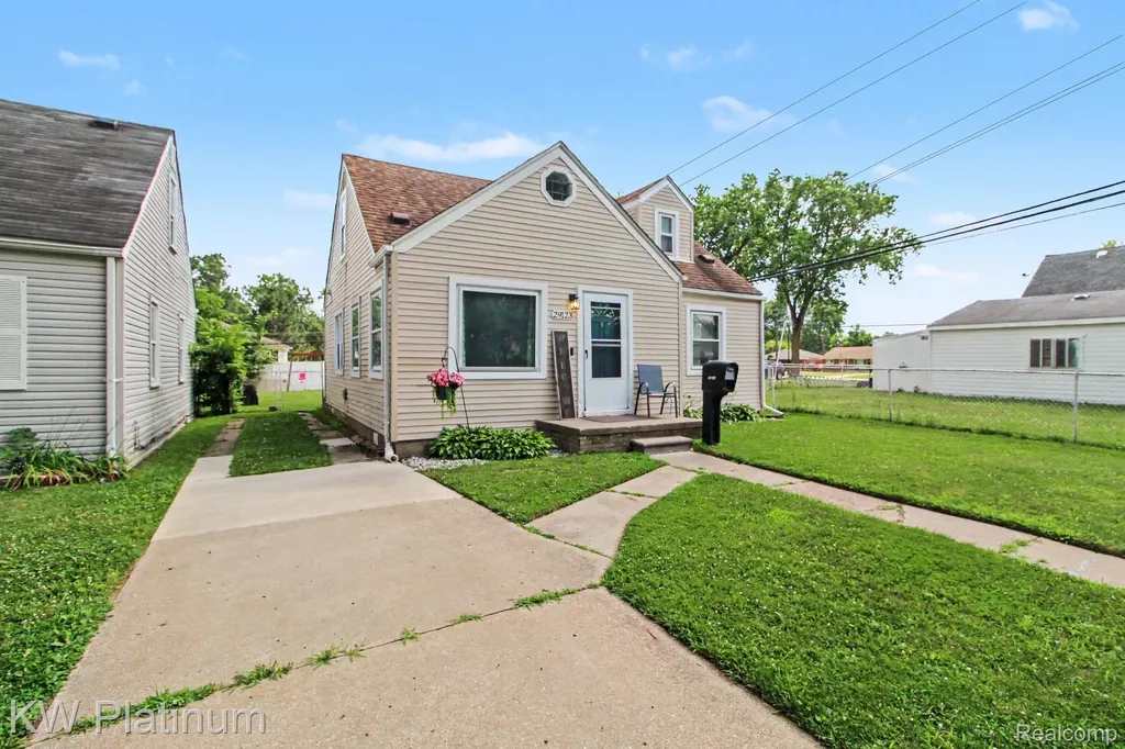 29123 Powers Street Westland City MI 48186