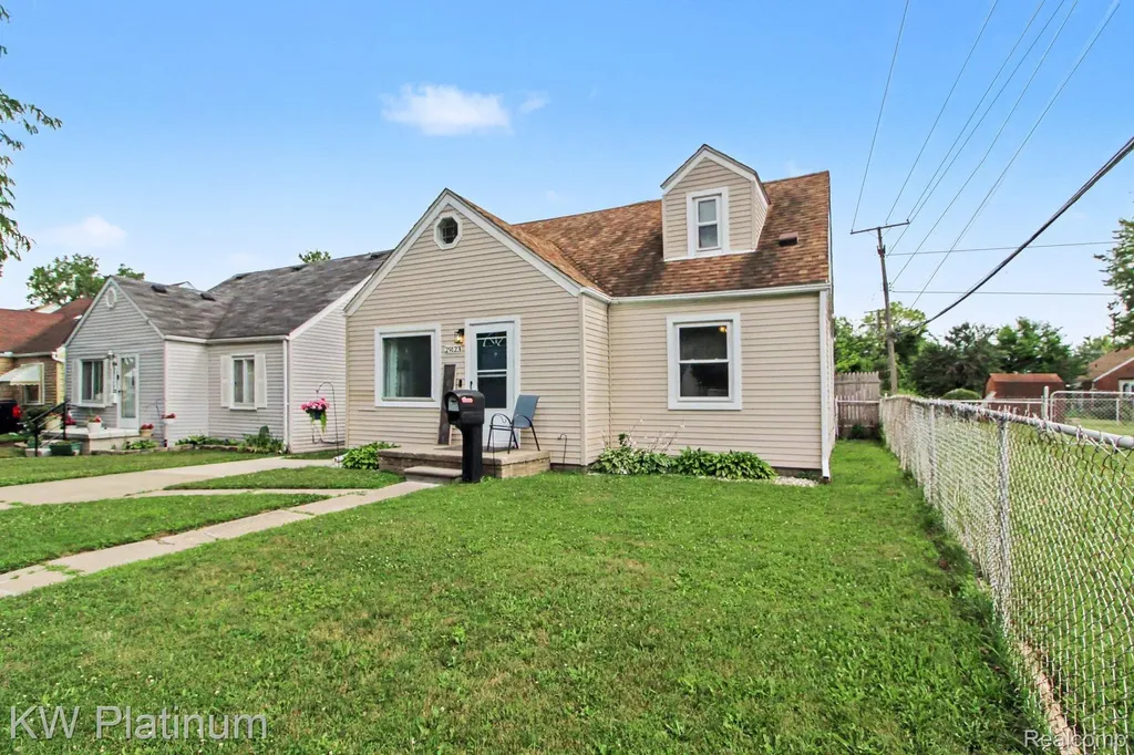 29123 Powers Street Westland City MI 48186