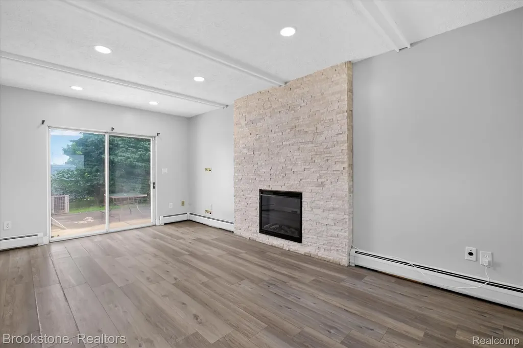 34294 Greentrees Road Sterling Heights City MI 48312