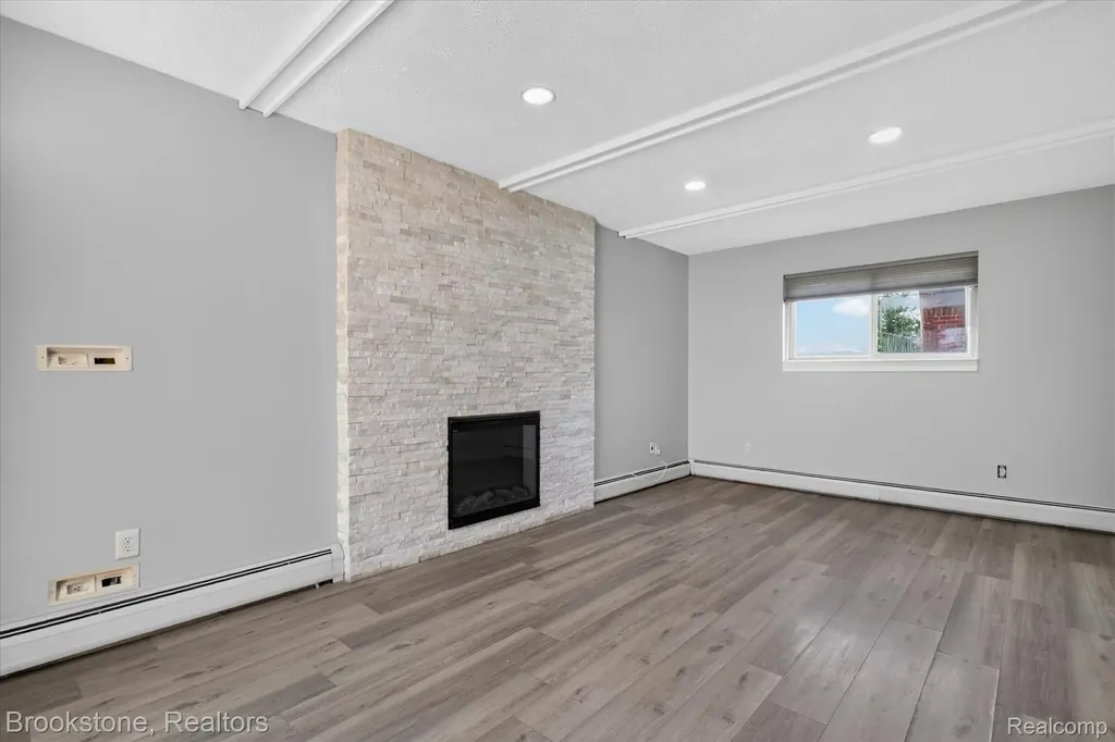 34294 Greentrees Road Sterling Heights City MI 48312
