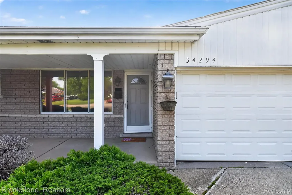 34294 Greentrees Road Sterling Heights City MI 48312