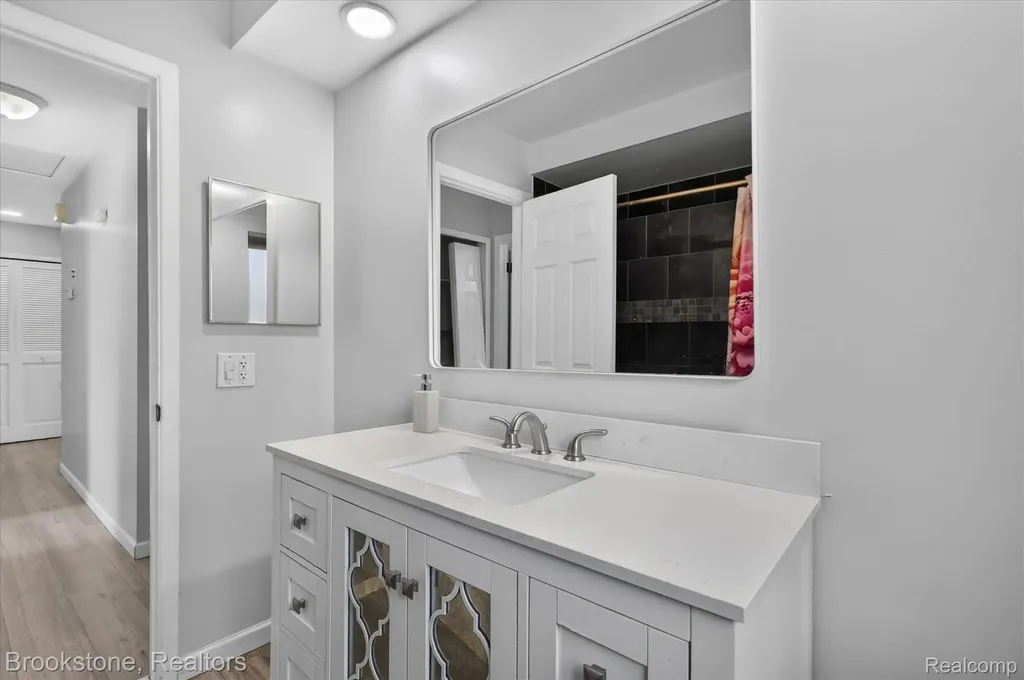 34294 Greentrees Road Sterling Heights City MI 48312