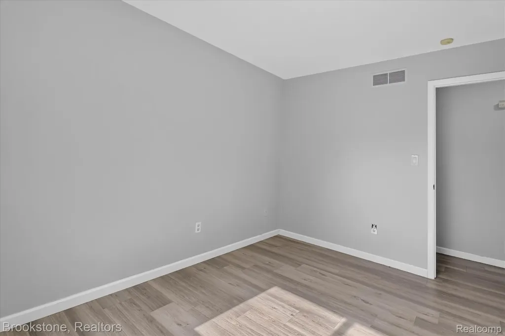 34294 Greentrees Road Sterling Heights City MI 48312