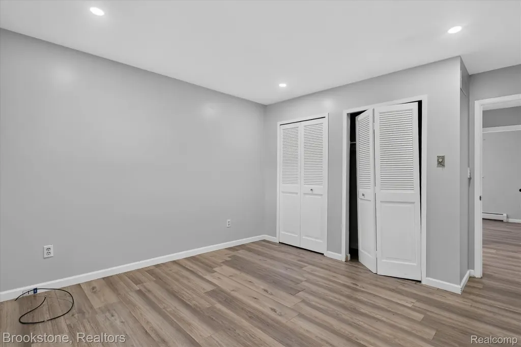 34294 Greentrees Road Sterling Heights City MI 48312