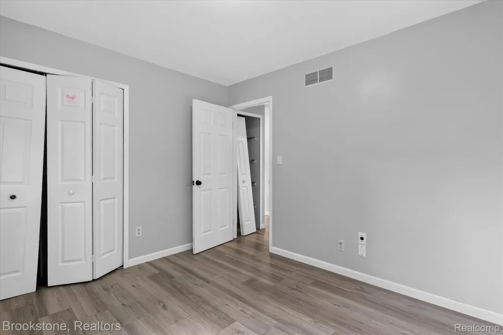 34294 Greentrees Road Sterling Heights City MI 48312