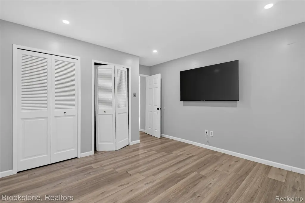34294 Greentrees Road Sterling Heights City MI 48312
