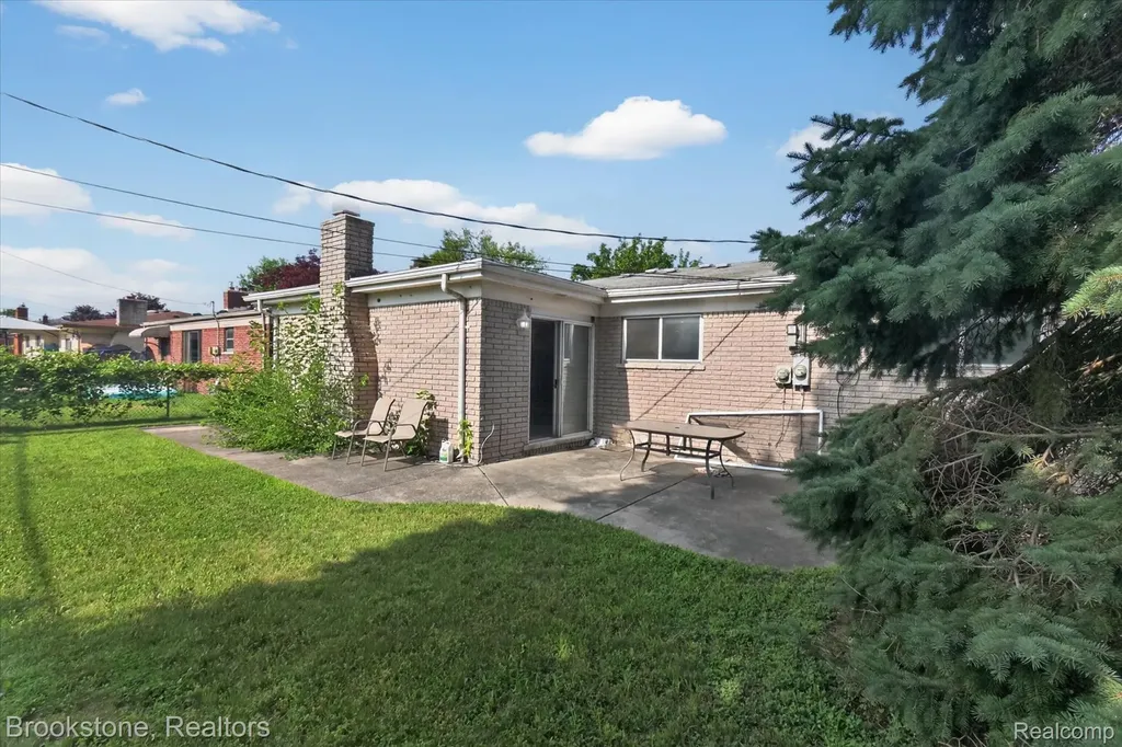 34294 Greentrees Road Sterling Heights City MI 48312