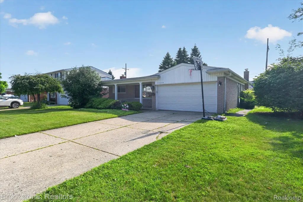 34294 Greentrees Road Sterling Heights City MI 48312