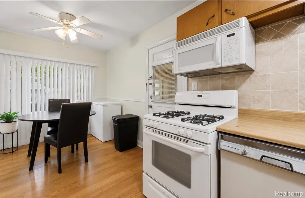 4802 Hazel Street Dearborn Heights City MI 48125