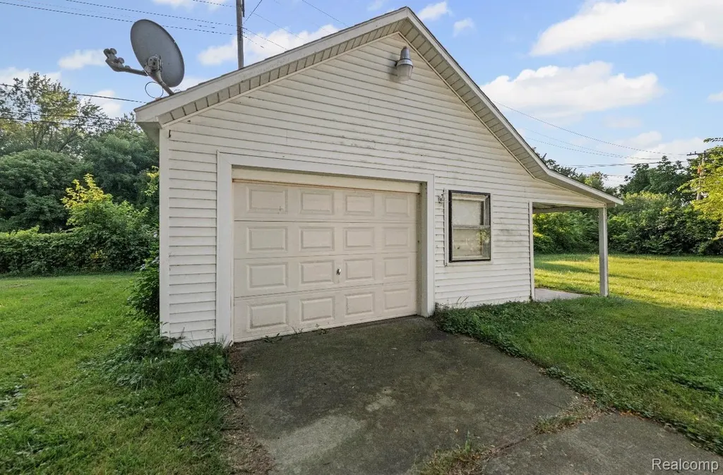 4802 Hazel Street Dearborn Heights City MI 48125