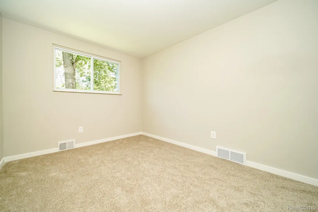 48297 Mallard Drive Chesterfield Township MI 48047