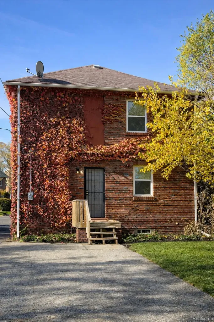 15778 Indiana Street Detroit City MI 48238