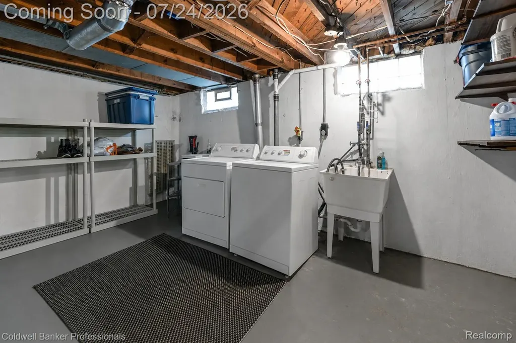 300 S Minerva Avenue Royal Oak City MI 48067
