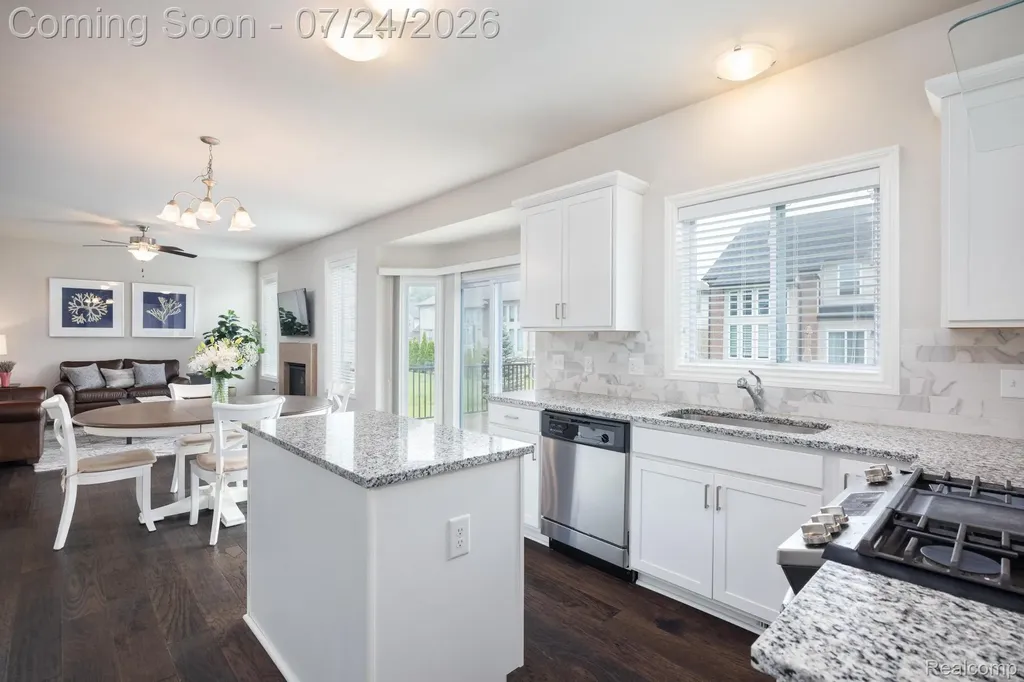 3534 Birchmount Drive Troy City MI 48083