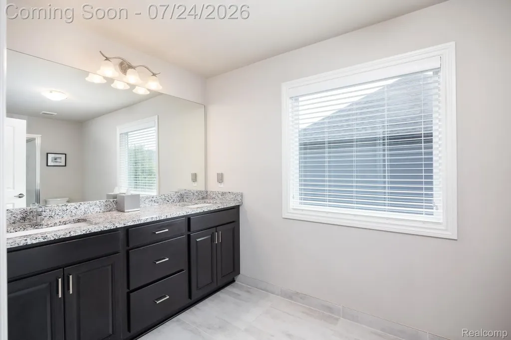 3534 Birchmount Drive Troy City MI 48083