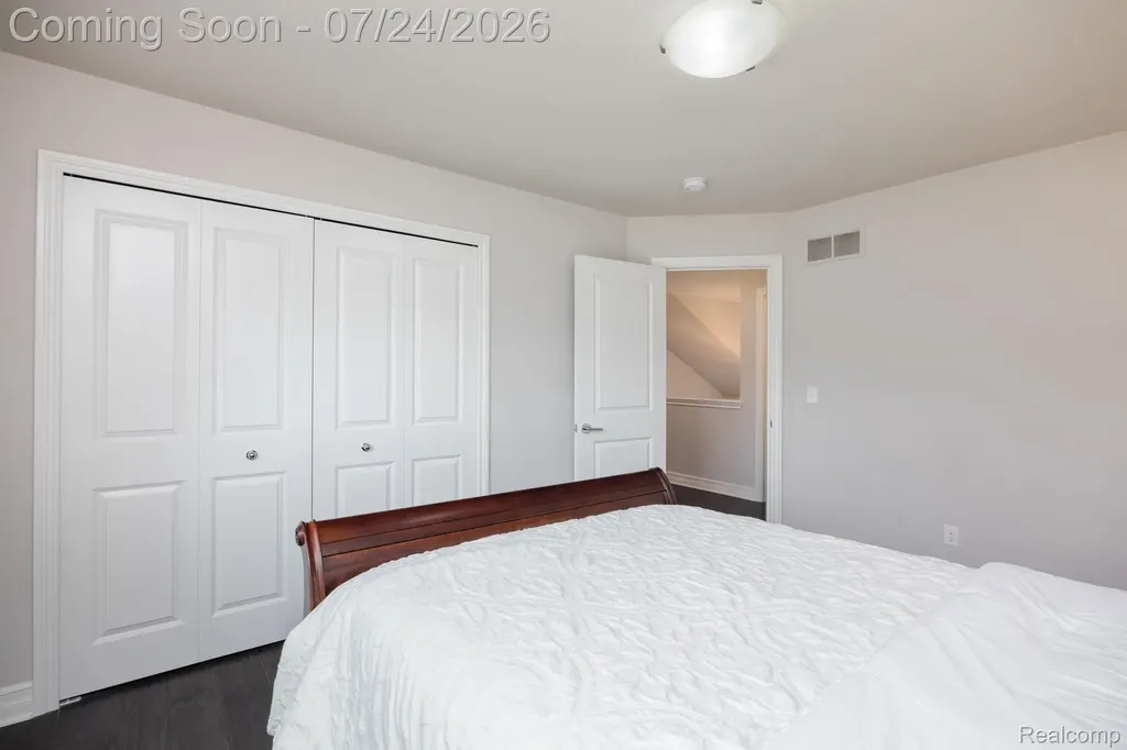 3534 Birchmount Drive Troy City MI 48083