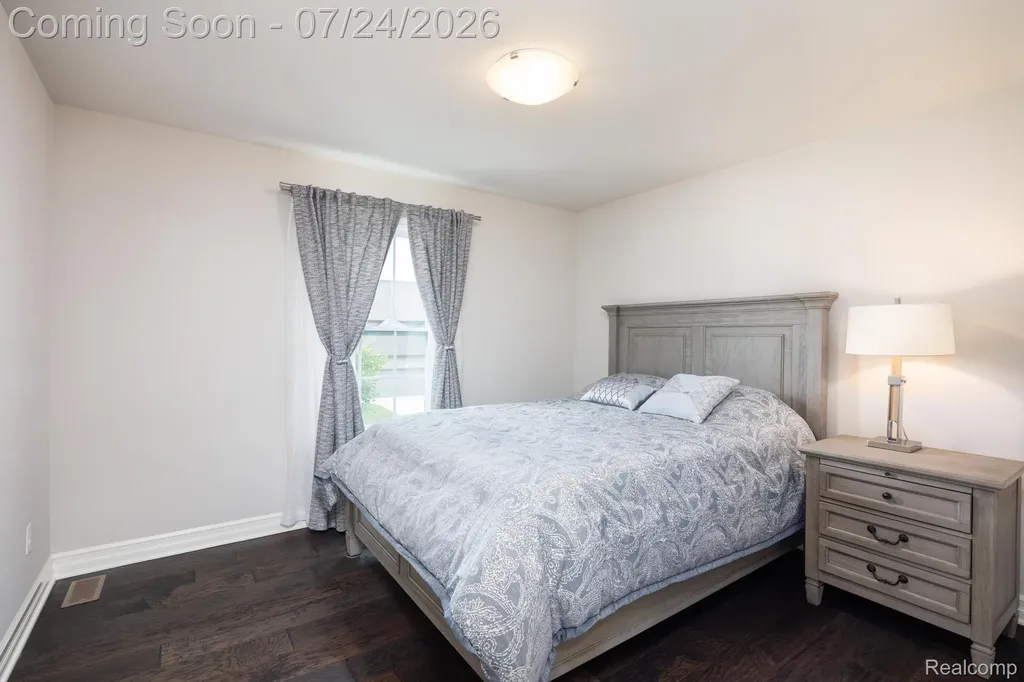 3534 Birchmount Drive Troy City MI 48083